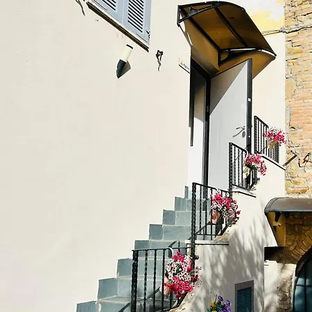 Assisi, Angolo Di Matilde * 페트리냐노